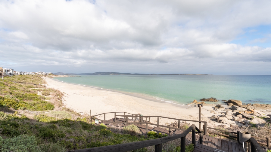 4 Bedroom Property for Sale in Calypso Beach Western Cape